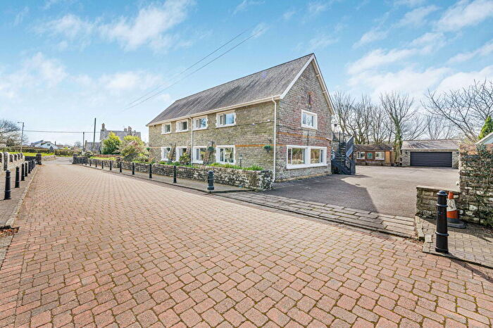 6 Bedroom Detached House For Sale In Pen-y-Fai, Bridgend, CF31
