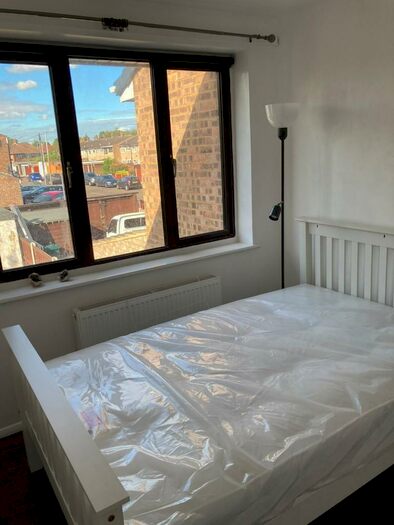 1 Bedroom Semi-Detached House To Rent In Swallow Walk, Rainham, Essex, RM12