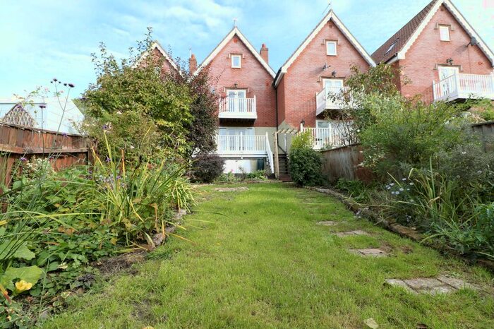 4 Bedroom Town House To Rent In Mallard Court, Diss, IP22