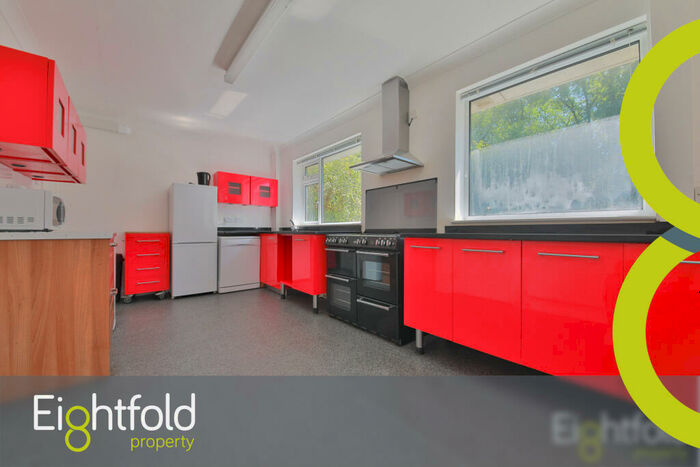 6 Bedroom Maisonette To Rent In Crespin Way, Brighton, BN1