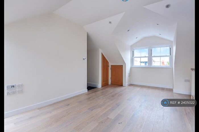 1 Bedroom Flat To Rent In London Road, Reading, RG1