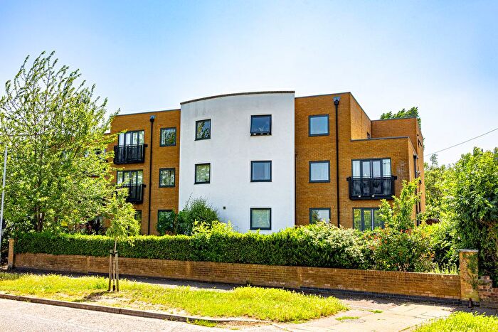 1 Bedroom Flat For Sale In Prince Avenue, Westcliff-On-Sea, SS0