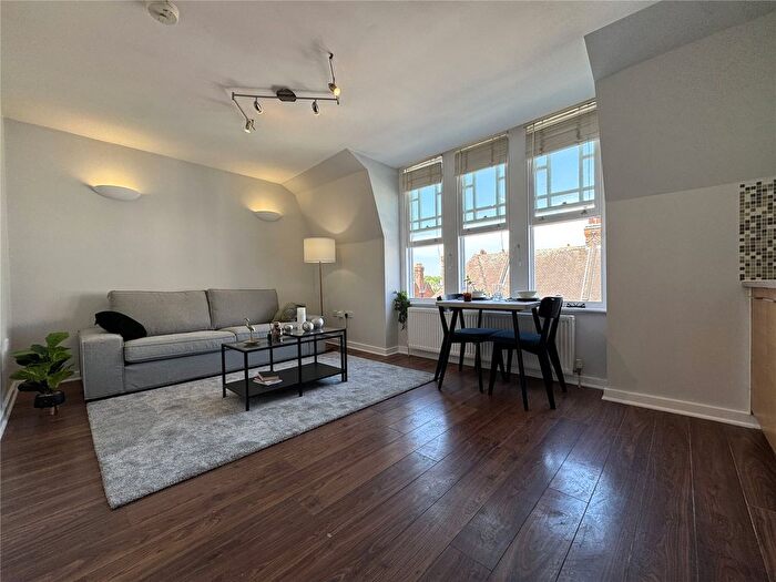 1 Bedroom Flat To Rent In Church Street, Enfield, EN2