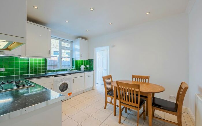 2 Bedroom Flat To Rent In Sellincourt Road, London, SW17