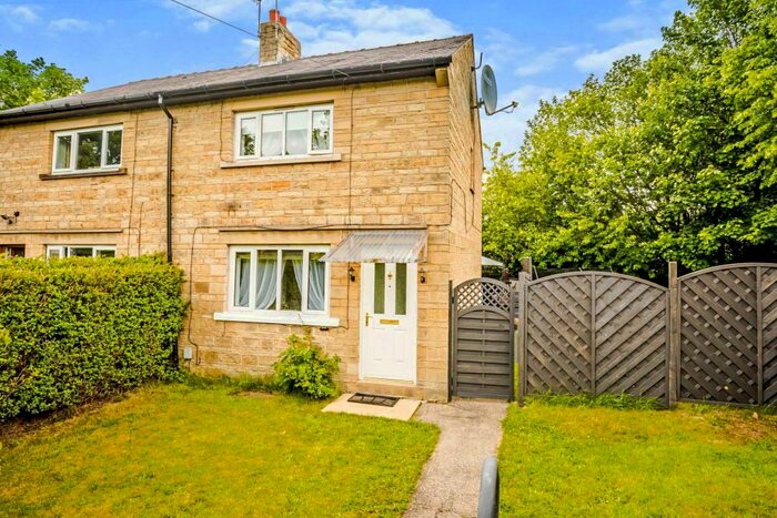 2 Bedroom Semi-Detached House To Rent In Ashenhurst Avenue, Huddersfield, West Yorkshire, HD4
