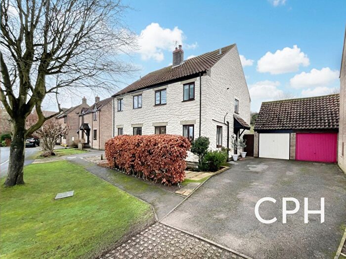 2 Bedroom Semi-Detached House For Sale In Dale Close, Burniston, YO13