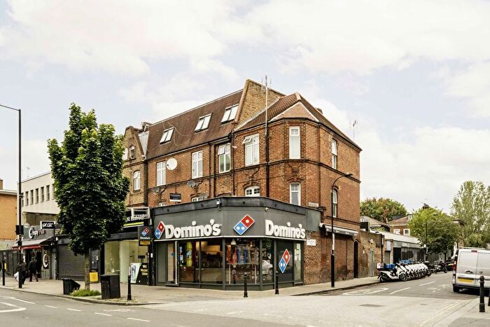 2 Bedroom Flat To Rent In Uxbridge Road, London, W12