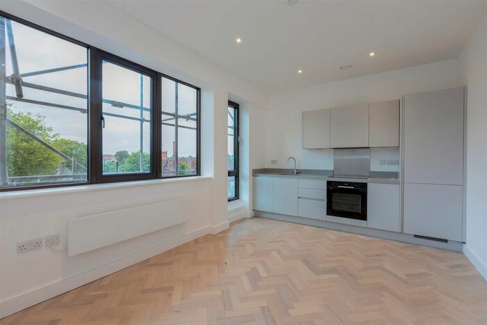 1 Bedroom Flat To Rent In Park House Apartments, Bath Road, Slough SL1