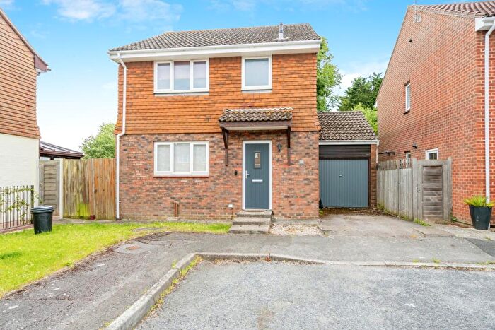 3 Bedroom Detached House For Sale In Olivers Meadow, Westergate, Chichester, West Sussex, PO20