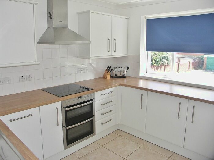 2 Bedroom Flat To Rent In Winn Road, Southampton, SO17