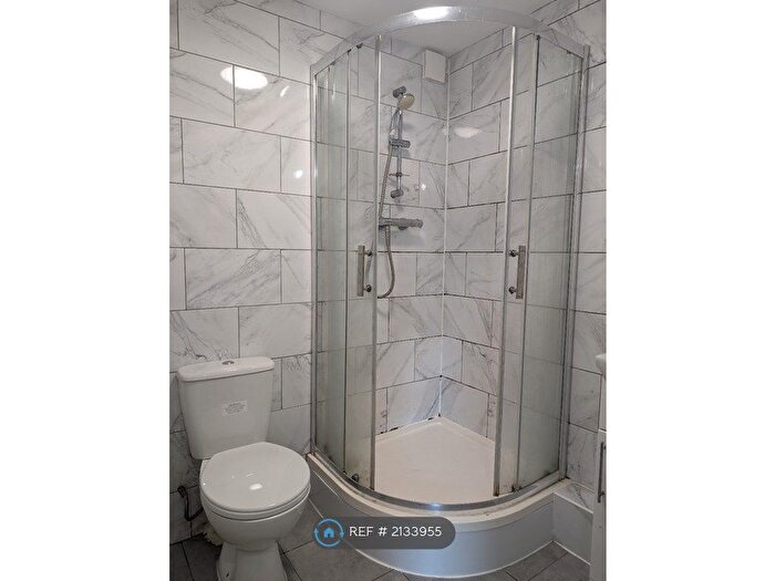 1 Bedroom Flat To Rent In Cissbury Road, Northampton, NN4