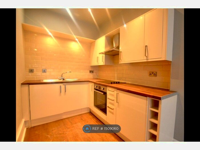2 Bedroom Flat To Rent In Meadowpark Street, Glasgow, G31