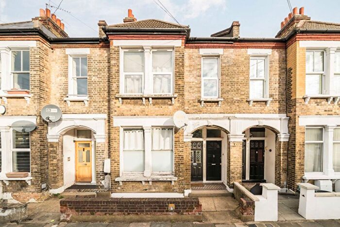 3 Bedroom Flat For Sale In Renmuir Street, Tooting, SW17