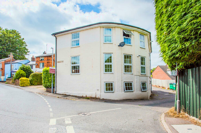 2 Bedroom Apartment To Rent In Gawcott Road, Buckingham, MK18