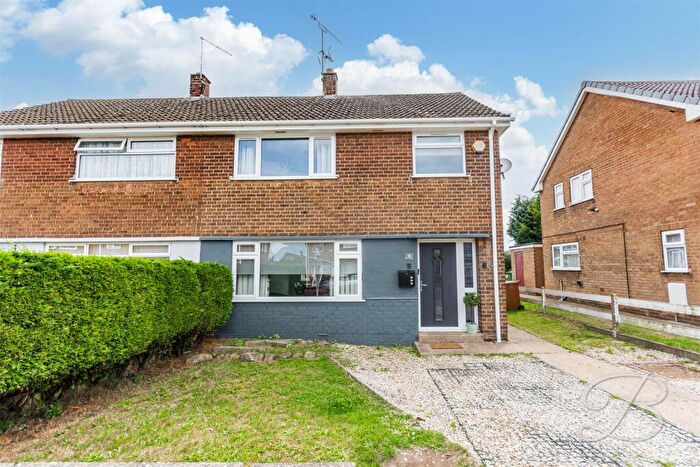 3 Bedroom Semi-Detached House For Sale In Valley Approach, Bilsthorpe, Newark, NG22