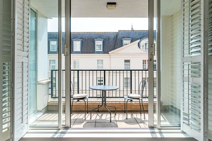 2 Bedroom Flat For Sale In Chelsea Harbour, Chelsea, London, SW10