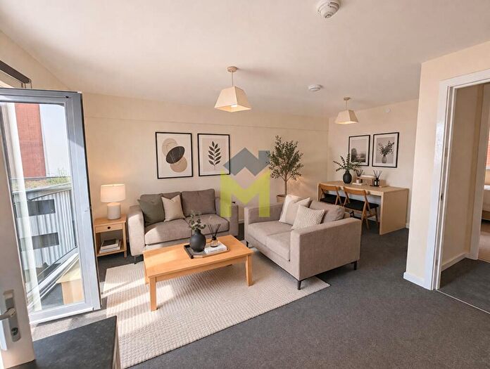 3 Bedroom Flat To Rent In Rialto Building, City Centre, Newcastle Upon Tyne, NE1