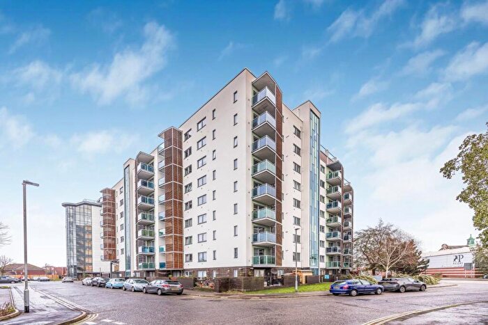 1 Bedroom Apartment To Rent In Victoria Road North, Southsea, Hampshire, PO5