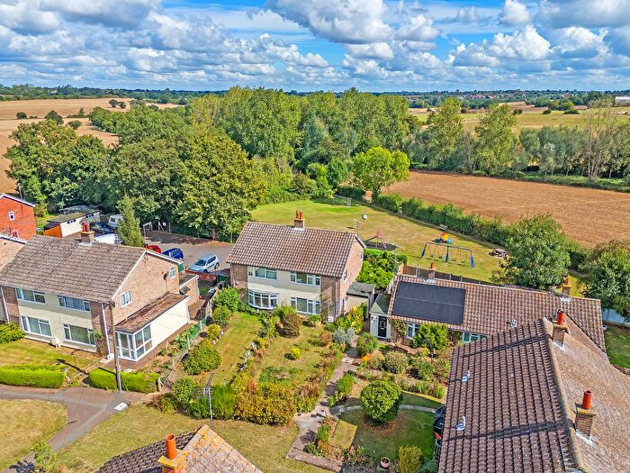 3 Bedroom Semi Detached House For Sale In Watts Close, Barnston, CM6