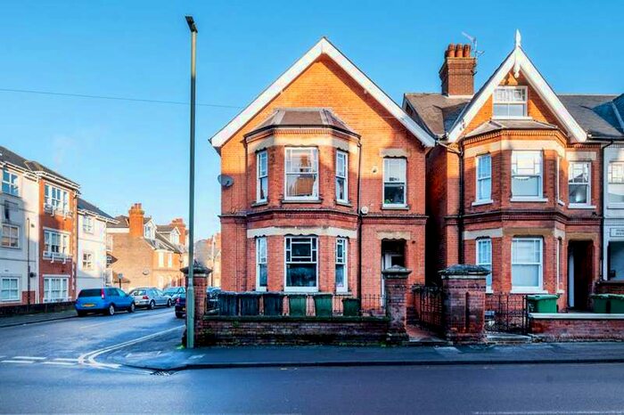 2 Bedroom Flat To Rent In York Road, Guildford, GU1, Guildford, GU1