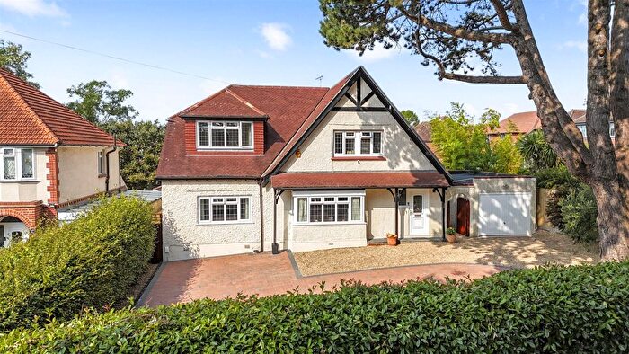 4 Bedroom Detached House For Sale In Salvington Hill, Worthing, BN13