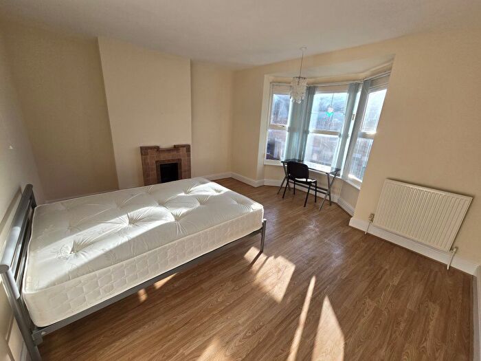 4 Bedroom Terraced House To Rent In Lorne Road, Leicester, LE2