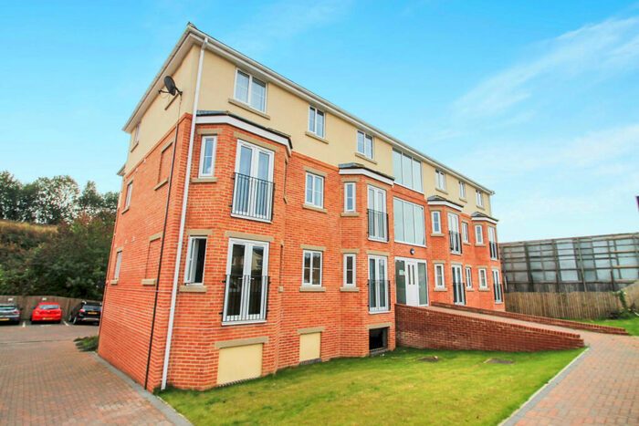 2 Bedroom Apartment To Rent In Roman Manor, Bramley, LS13