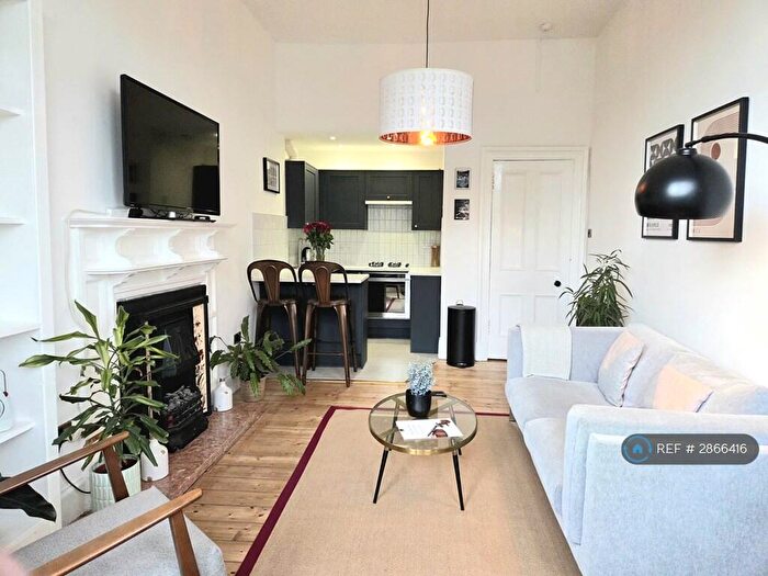 1 Bedroom Flat To Rent In Mcculloch St, Glasgow, G41