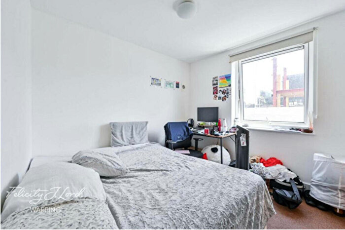 2 Bedroom Apartment To Rent In Commercial Road, London, E1