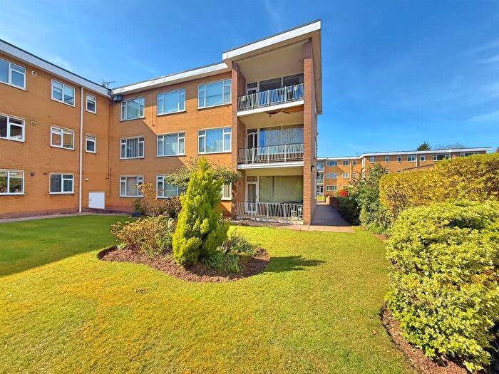 3 Bedroom Apartment For Sale In Seymour Gardens, Four Oaks, Sutton Coldfield, B74
