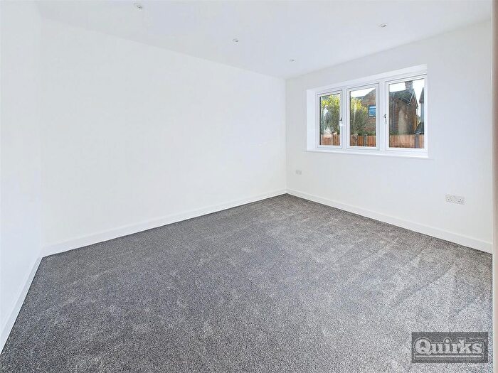 2 Bedroom Detached Bungalow For Sale In Runwell Road, Wickford, SS11