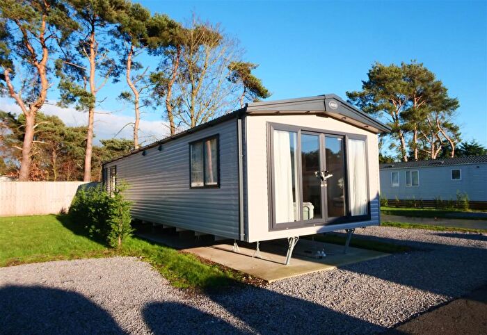 2 Bedroom Park Home For Sale In Wilberfoss Park, York, YO41