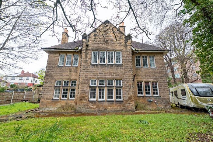 5 Bedroom Detached House For Sale In Gledhow Wood Road, Roundhay, Leeds, LS8