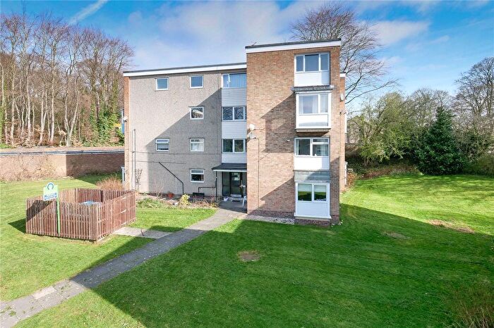 2 Bedroom Flat For Sale In Hoyle Court Road, Baildon, Shipley, West Yorkshire, BD17