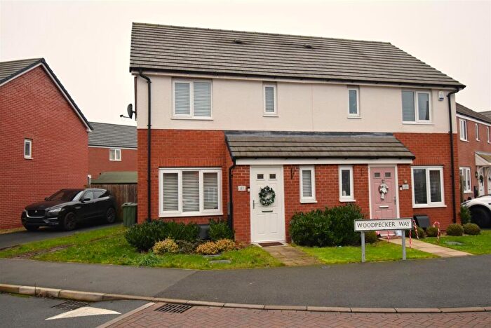 3 Bedroom Semi Detached House For Sale In Woodpecker Way, Shepshed, Loughborough, LE12