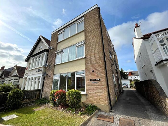2 Bedroom Flat To Rent In Leigh Road, Leigh-On-Sea, SS9
