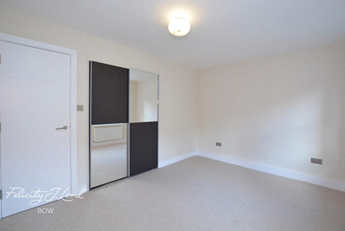1 Bedroom Apartment For Sale In Tomlins Grove, London, E3
