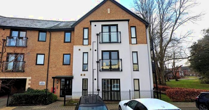 2 Bedroom Flat To Rent In Wills Crescent, Leybourne, West Malling, ME19
