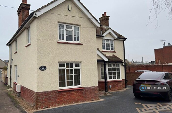 4 Bedroom Detached House To Rent In Cambridge Road, Bedford, MK42