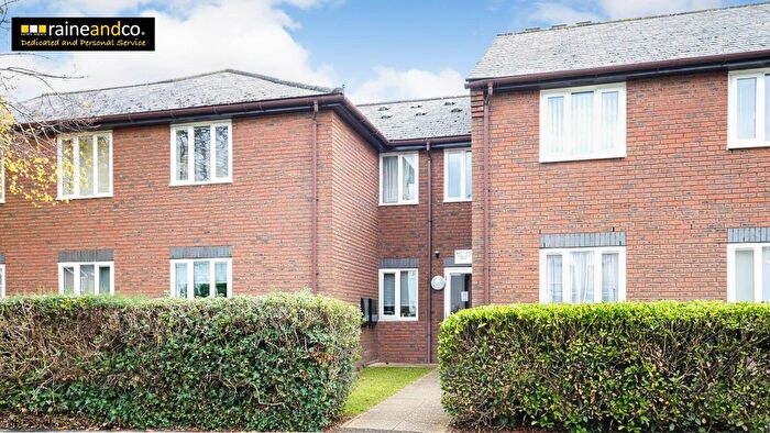 2 Bedroom Flat To Rent In Stonecross Road, Hatfield, AL10