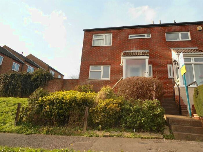3 Bedroom End Of Terrace House To Rent In Ryde Close, Chatham ME5
