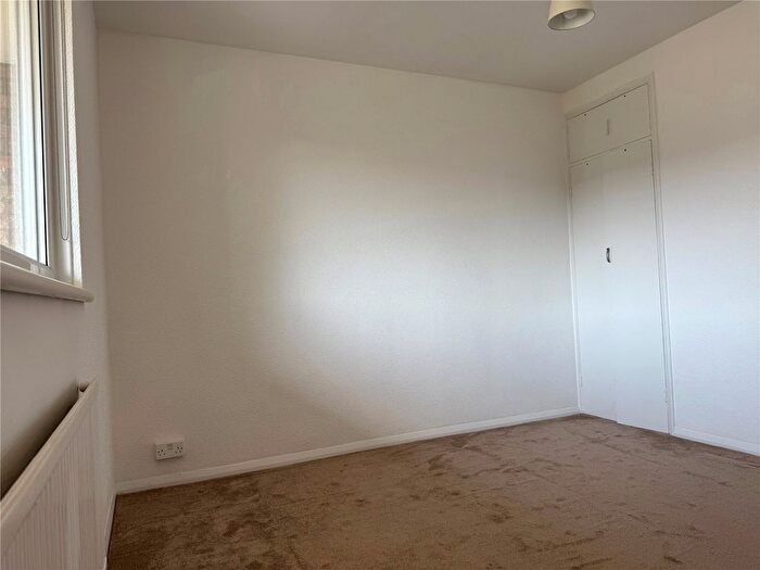 1 Bedroom Flat To Rent In Trowbridge Road, Romford, RM3