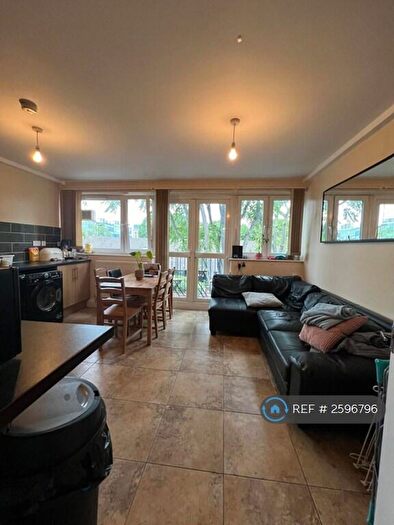 4 Bedroom Maisonette To Rent In Holford House, London, SE16