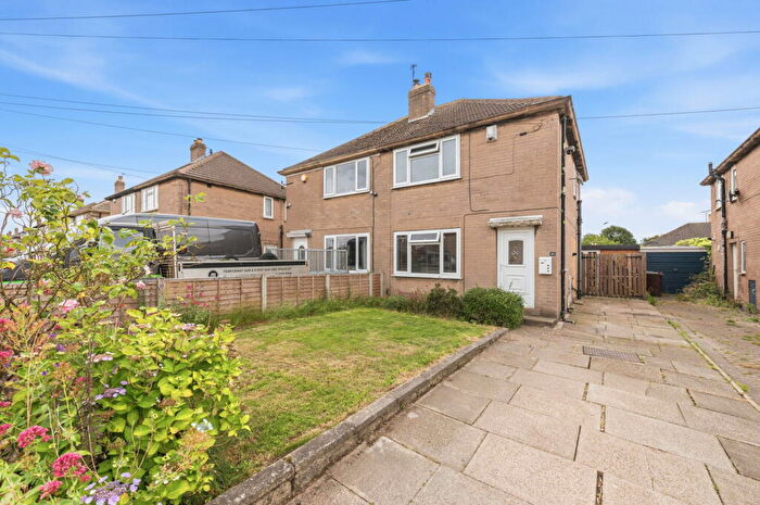 2 Bedroom Semi-Detached House For Sale In Lulworth View, Austhorpe, Leeds, LS15