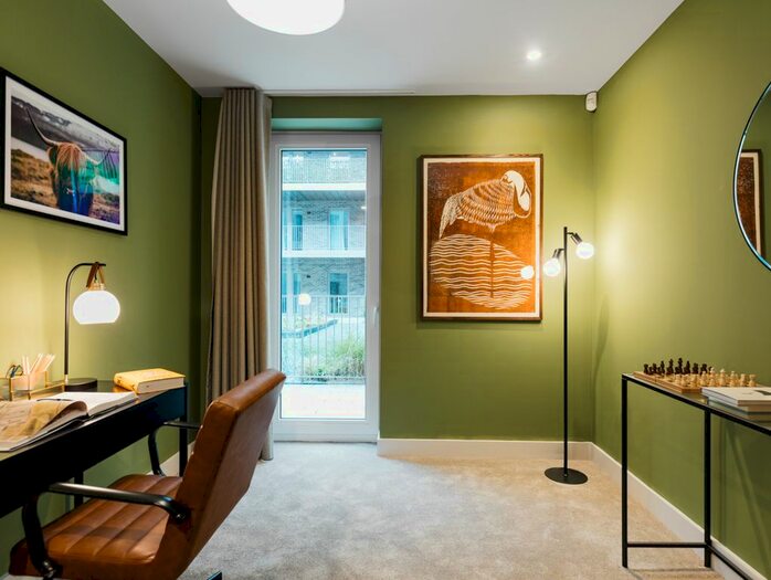 3 Bedroom Flat To Rent In Mcewan Walk, Edinburgh, EH3