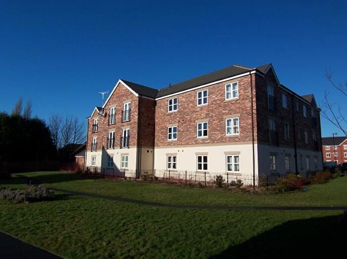 2 Bedroom Flat To Rent In Temple Court, Wakefield, West Yorkshire, WF1