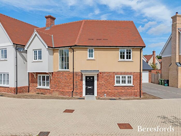 4 Bedroom Semi-detached House For Sale In Thompson Gardens, Coggeshall, CO6