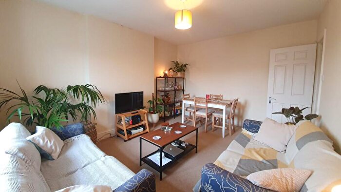 2 Bedroom Flat To Rent In Abbotsford Road, Redland, Bristol, BS6