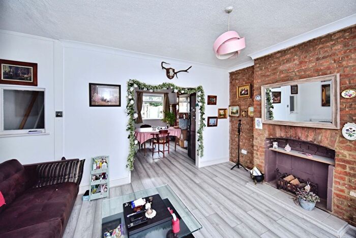 2 Bedroom Terraced House For Sale In Kingsley Road, Maidstone, Kent, ME15