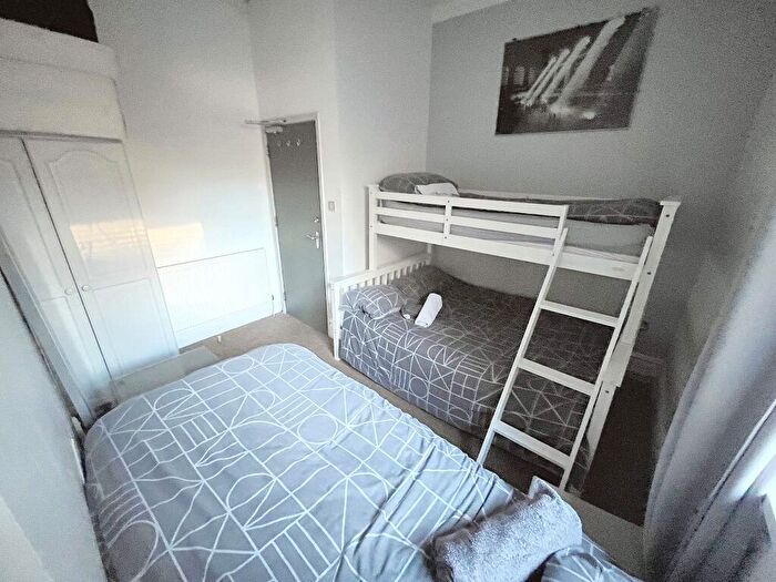 6 Bedroom Terraced House For Sale In Taff Embankment, Grangetown, Cardiff, CF11